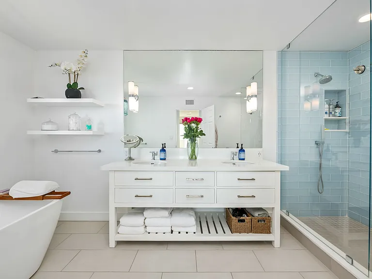 Master bathroom - double sinks