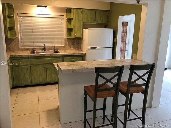 2nd image of 3705 Ponce De Leon Blvd #1
