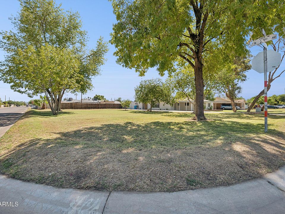 1st image of 2101 W Minnezona Avenue #1