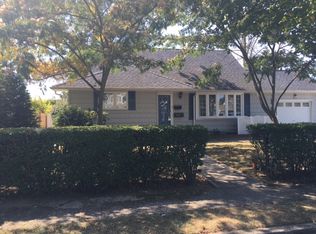 257 37th St, Lindenhurst, NY 11757