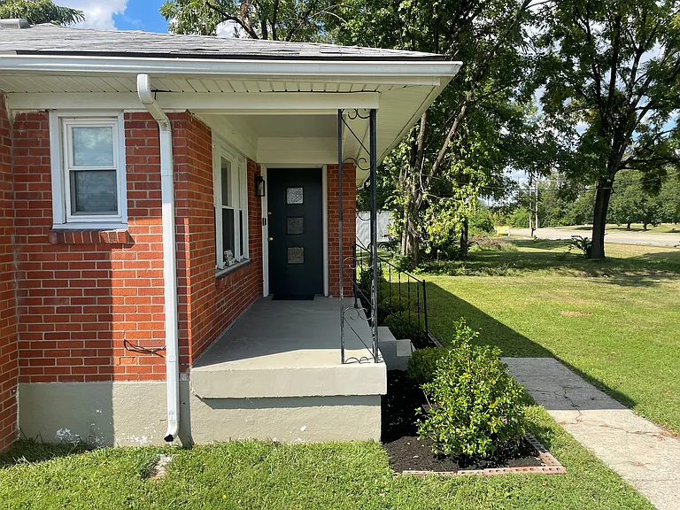 4710 Shepherdsville Rd — Photo 3