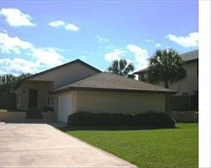 1st image of 209 2nd Ave