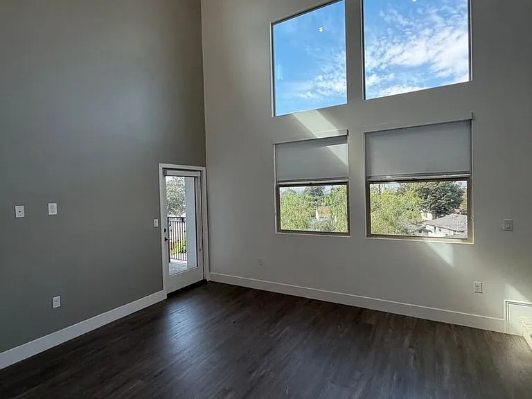 Cierra Apartments — Photo 4