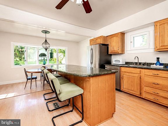 3rd image of 7 Chesley Ave