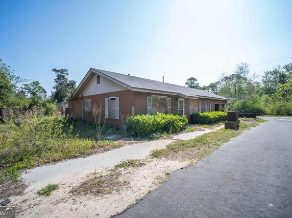 49 Collins St, Mc Rae, GA 31055