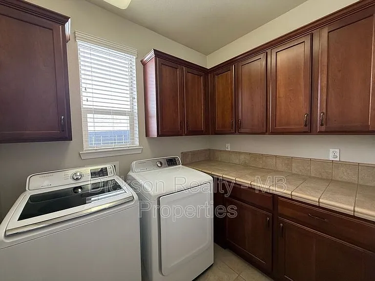 475 Dartmoor Ct — Photo 24