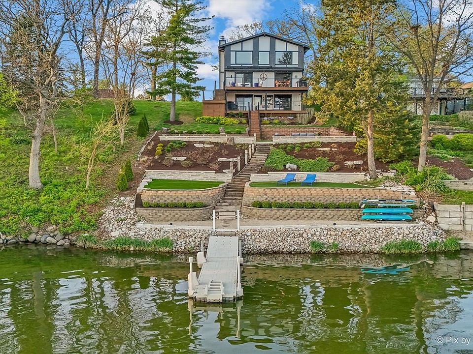 1st image of 386 Holiday Dr