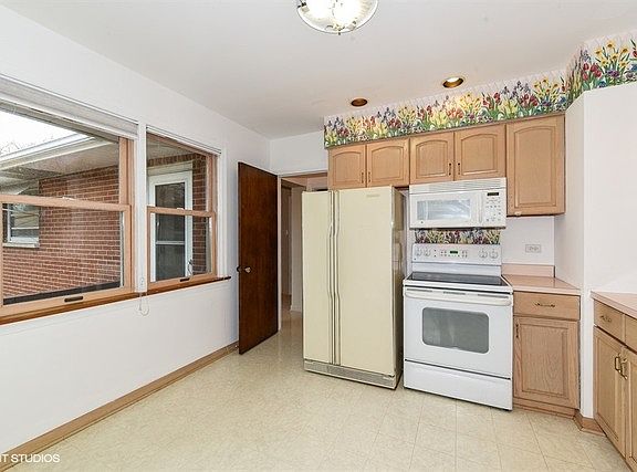 5th image of 2250 Hawthorne Ave