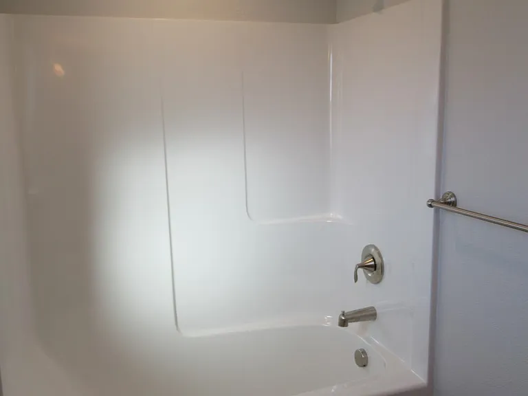 Large Duplex in South Salem! — Photo 13
