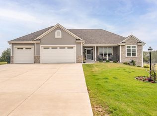 W226S9342 Ripple Brook Ct, Big Bend, WI 53103