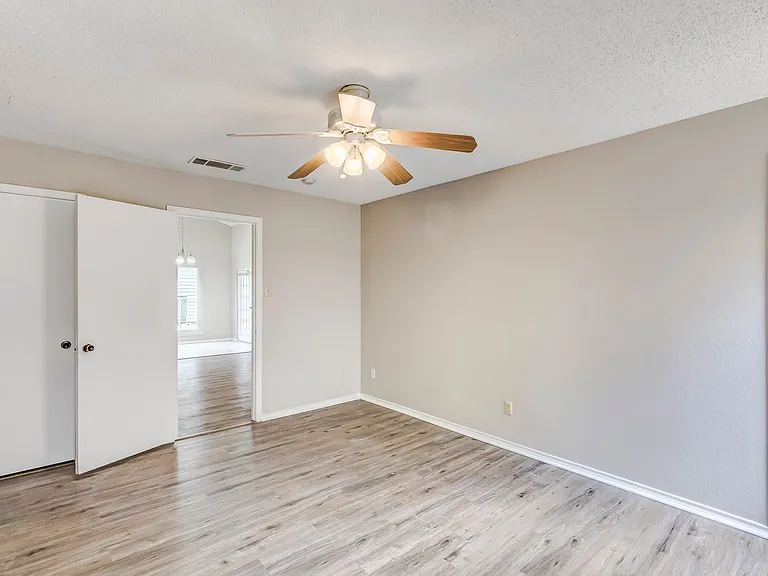 2015 Newton Dr — Photo 21