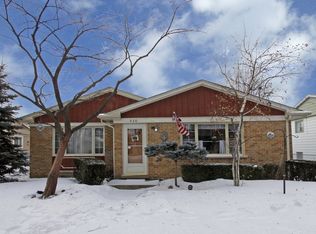 530 W Green Dr, Wheeling, IL 60090