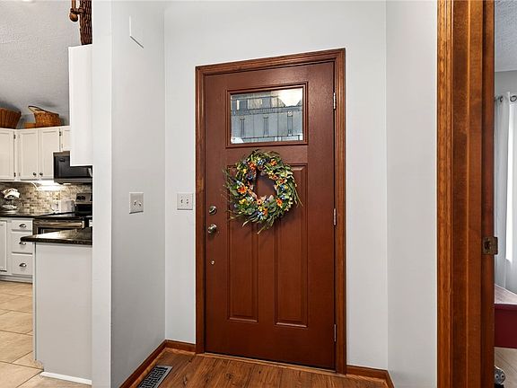 3rd image of 19 Shaker Run Rd #A