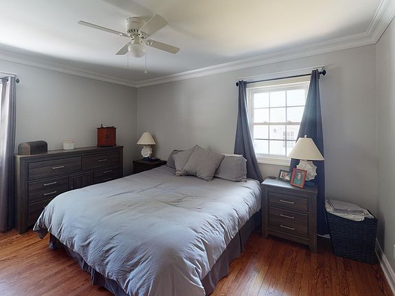 5th image of 879 Brookside Dr