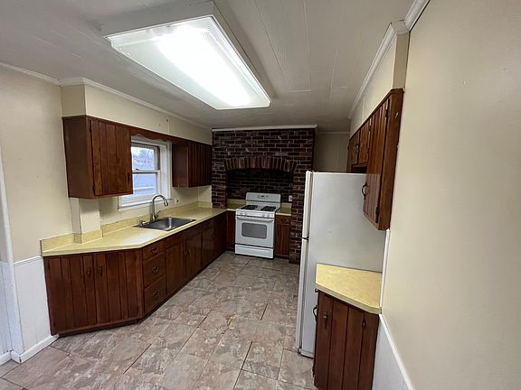4th image of 56 Berks St