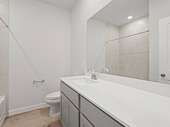 4th image of 25432 Blossom Ct