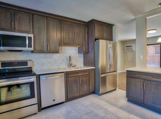 230 Circle Ave APT 1E, Forest Park, IL 60130