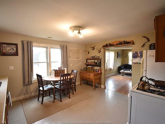2nd image of 1290 Road 2 W