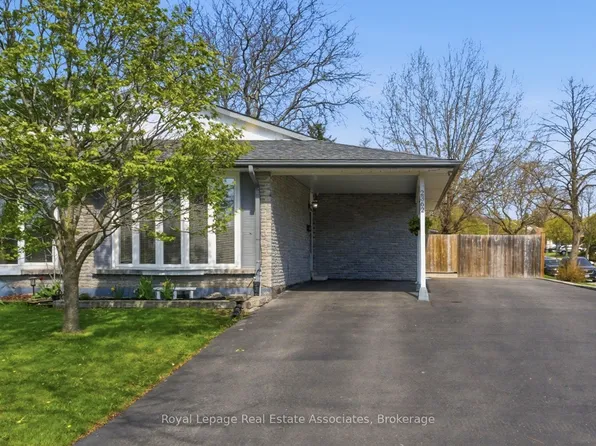 2362 Greenbank Trl, Burlington, ON L7P 3S8