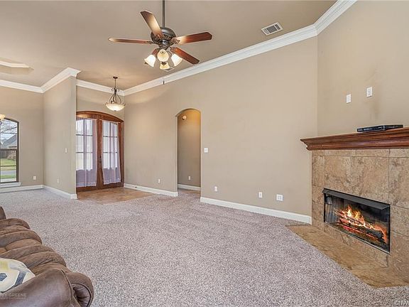 3rd image of 1313 Quincy Dr