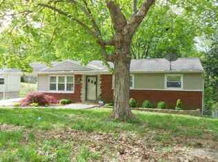 1827 Huntington Dr, Cape Girardeau, MO 63701