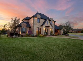 8825 Legacy Crossing Dr, Oklahoma City, OK 73169