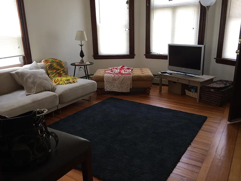 304 Bay View Ave #2 — Photo 5