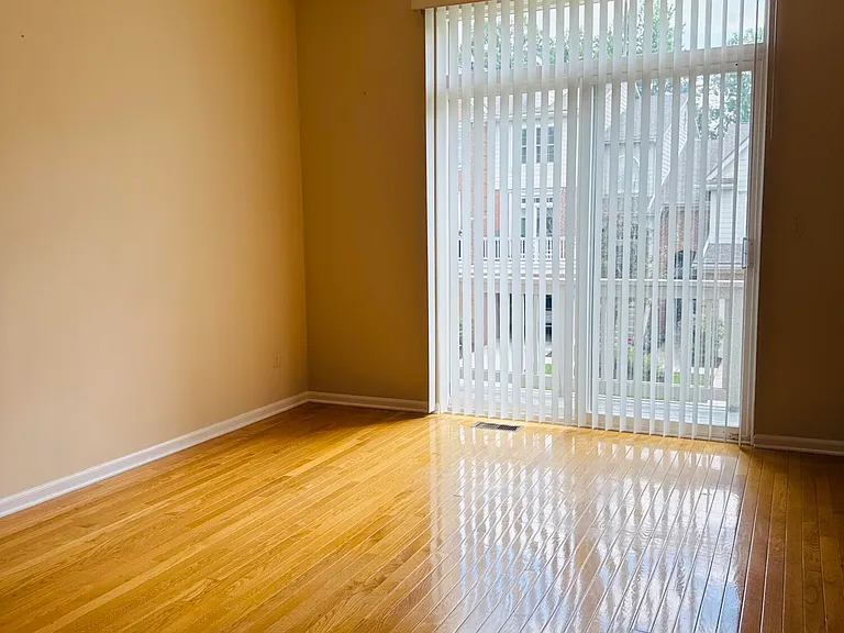 37572 Newburgh Park Cir #33 — Photo 14