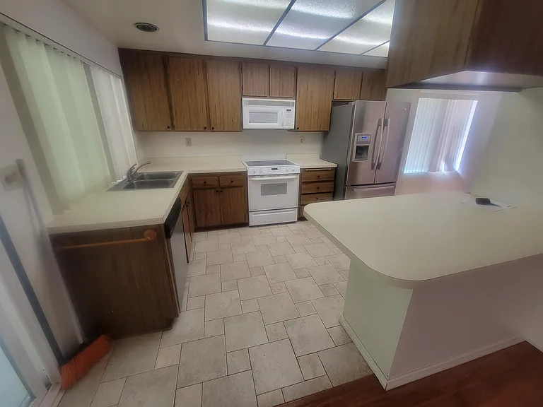 908 Cimarron Dr — Photo 5
