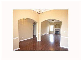 2nd image of 1431 Redmond Cir W