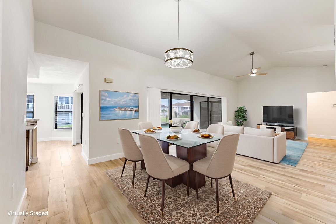 2L4A6475 - Dining Room - Standard - 2