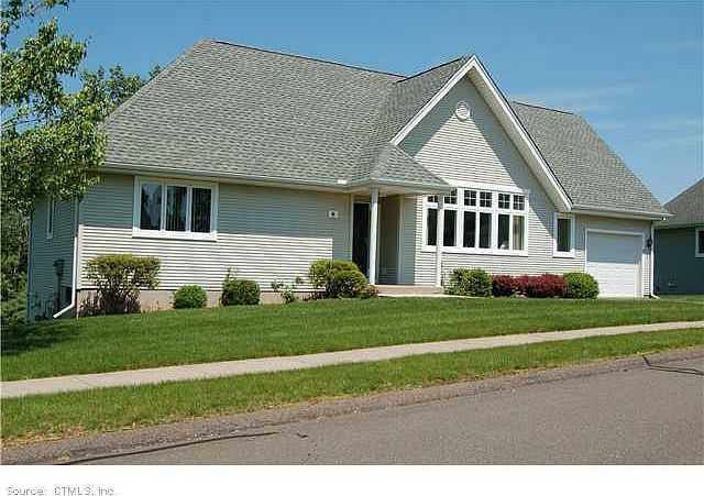 1st image of 6 Maxwell Dr