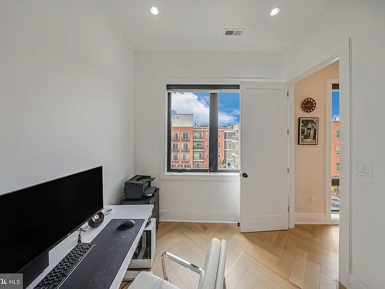 1462 Chapin St NW #8 — Photo 15