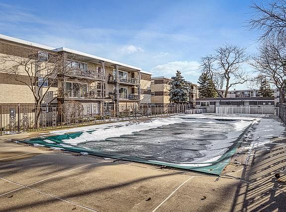 2nd image of 925 8th Ave APT 9
