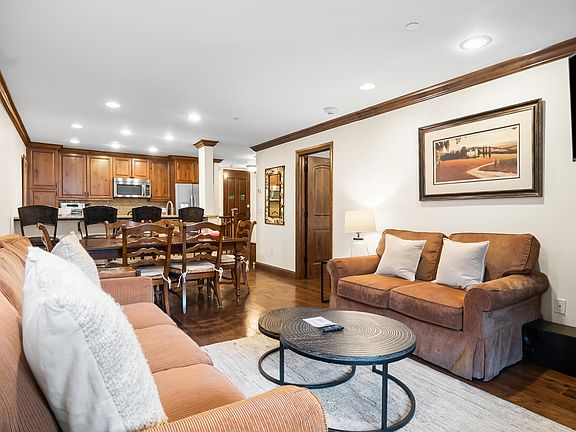 4th image of 292 E Meadow Dr #569