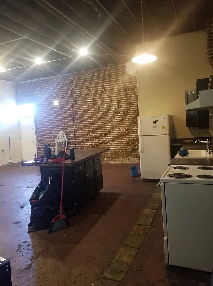 2 bed, 1100 sqft, $1,250 — Photo 3