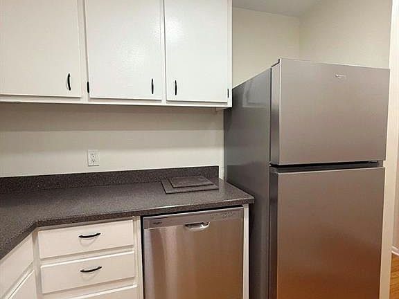 5th image of 1175 Church St Unit L