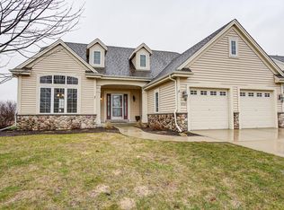 4123 Stillwater Cir, Waukesha, WI 53189