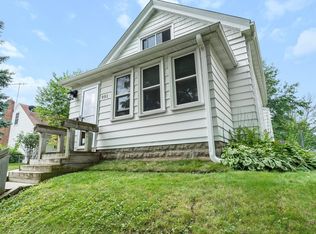 991 Livingston Ave, West Saint Paul, MN 55118
