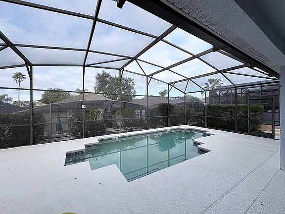 4th image of 456 Calabay Parc Blvd