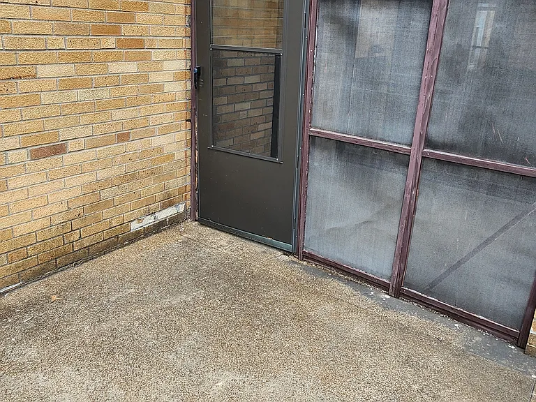 3944 Canterbury Dr #1S — Photo 11