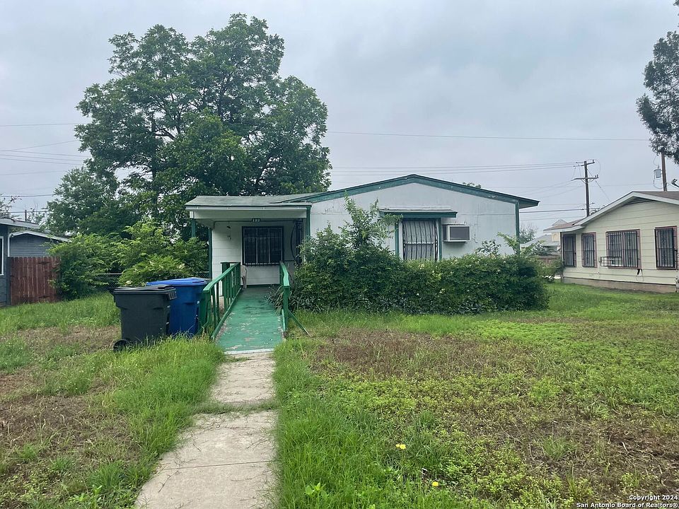 1st image of 122 LILLA JEAN DR