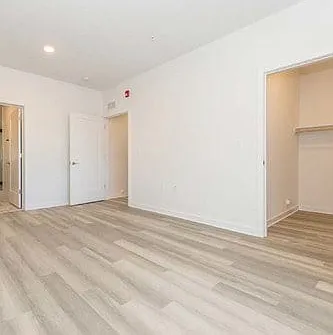 Oak Tree Apartments — Photo 7