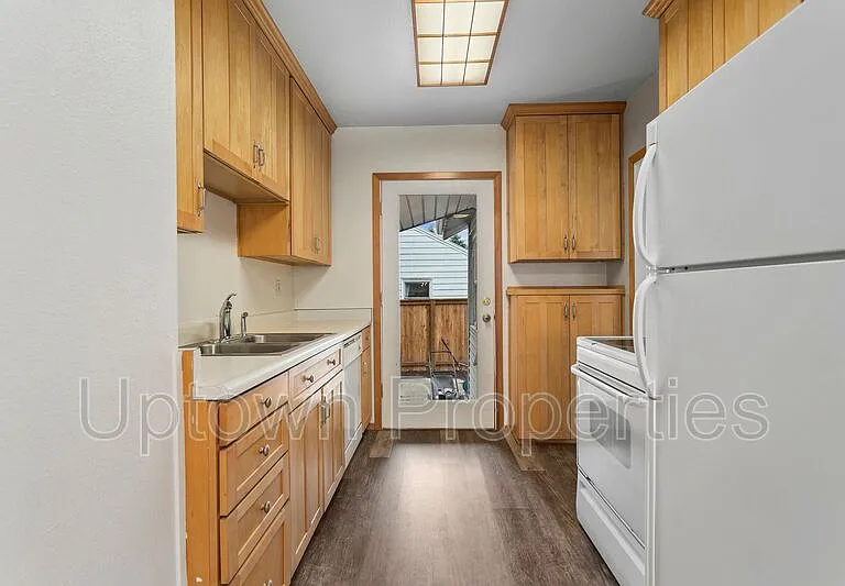 927 N Watts St #UNITA — Photo 11