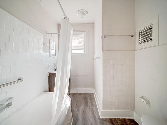4th image of 2411 N Stanley St #2