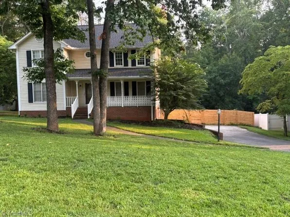 2089 Pembrooke Forest Dr, Winston Salem, NC 27106