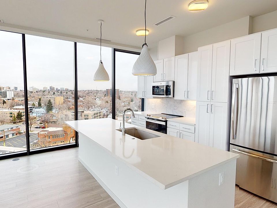 1st image of 391 N Grant St