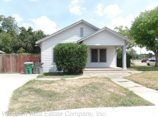 1502 N Cameron St, Victoria, TX 77901