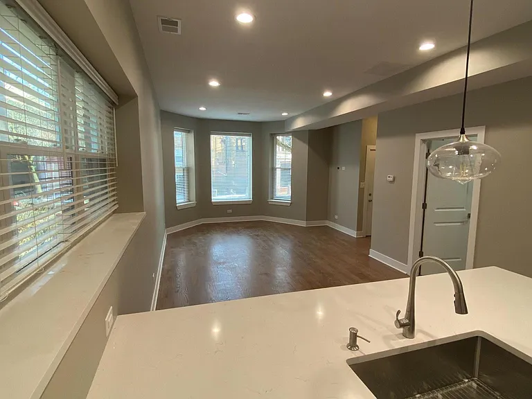 2314 W Giddings St #1F — Photo 3
