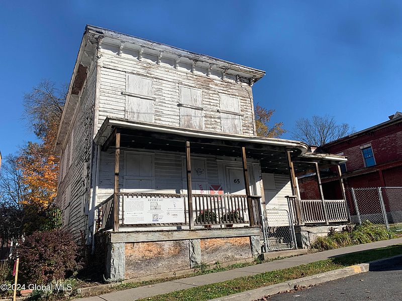 5th image of 65 Phila Street